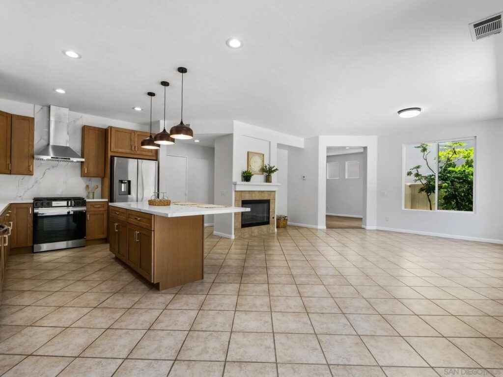 Photo 11 of 20 for 4308 Calle Mar De Ballenas