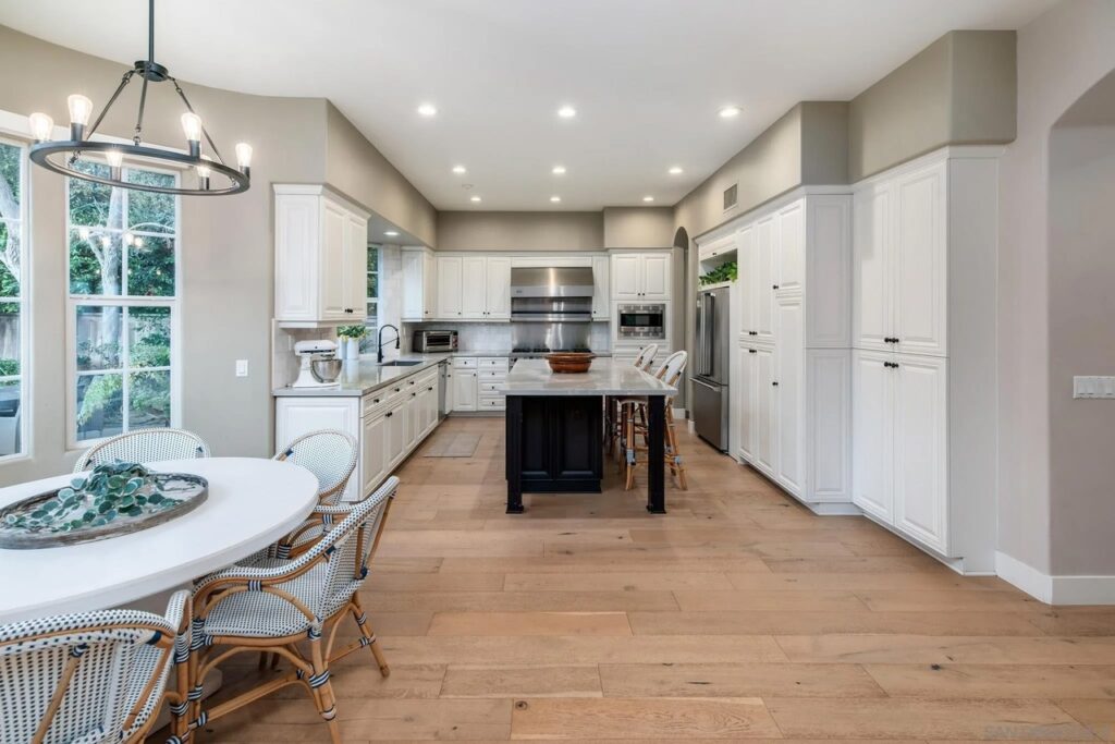 Photo 6 of 23 for 5012 Seagrove Cv